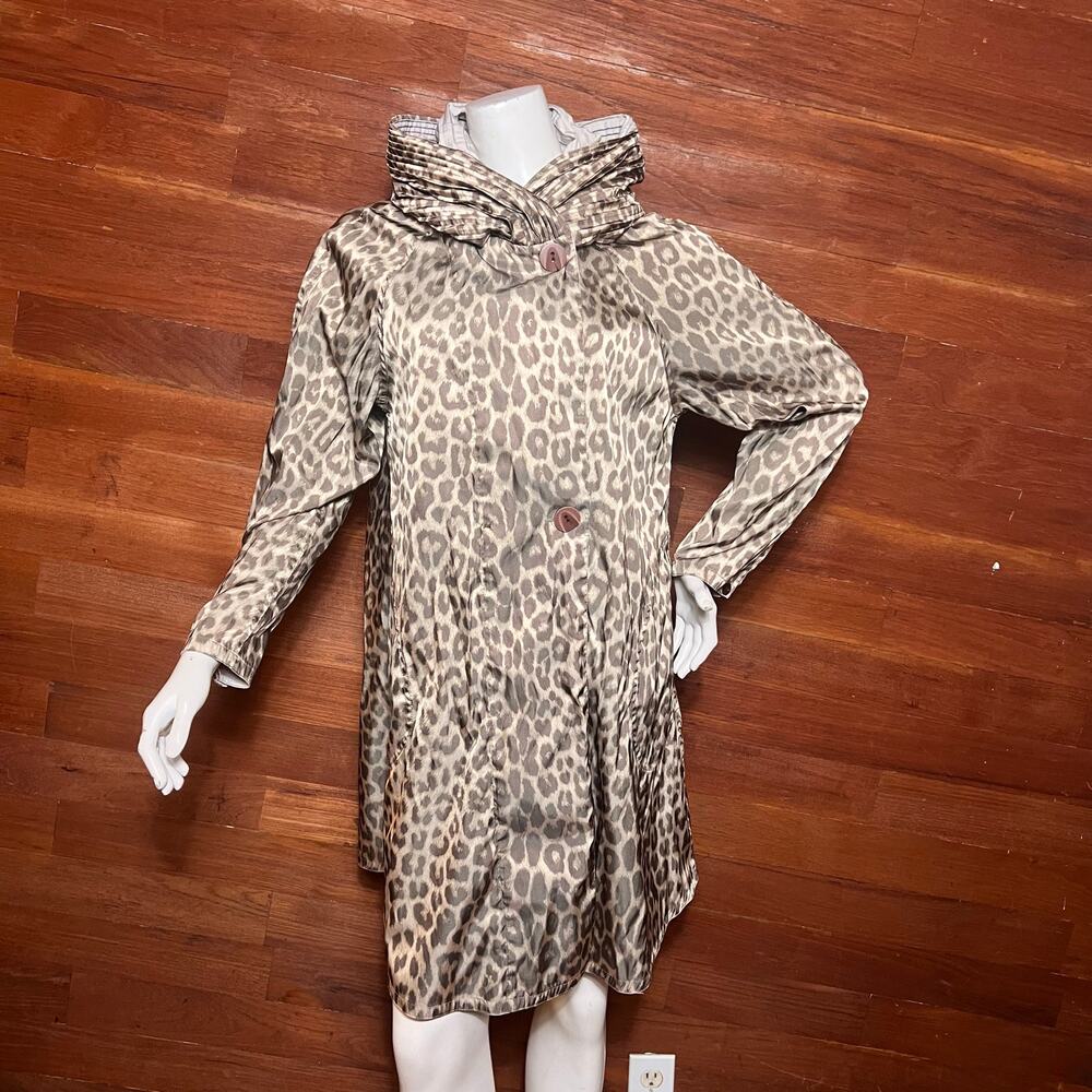 MYCRA PAC $400 Donatella Cheetah Print Reversible Minimalist Raincoat Size 0-P